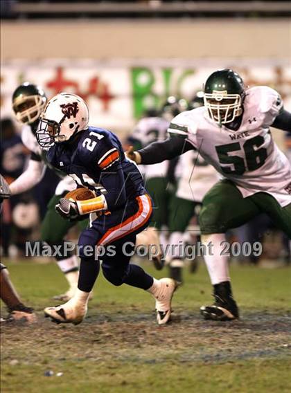 Thumbnail 3 in Wayne County vs. West Point (MHSAA Class 5A Final) photogallery.
