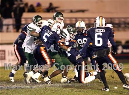Thumbnail 1 in Wayne County vs. West Point (MHSAA Class 5A Final) photogallery.