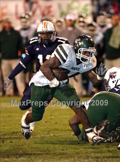 Thumbnail 2 in Wayne County vs. West Point (MHSAA Class 5A Final) photogallery.