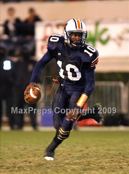 Thumbnail 1 in Wayne County vs. West Point (MHSAA Class 5A Final) photogallery.
