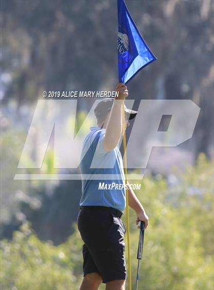 Thumbnail 2 in FHSAA 2A District Playoff photogallery.