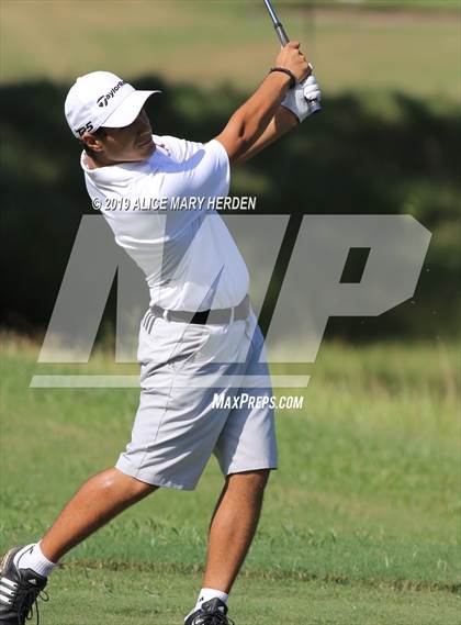Thumbnail 3 in FHSAA 2A District Playoff photogallery.
