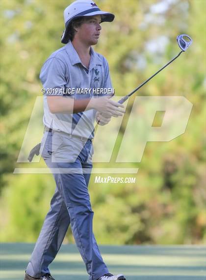 Thumbnail 3 in FHSAA 2A District Playoff photogallery.