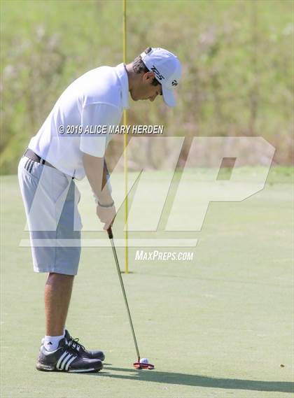 Thumbnail 2 in FHSAA 2A District Playoff photogallery.