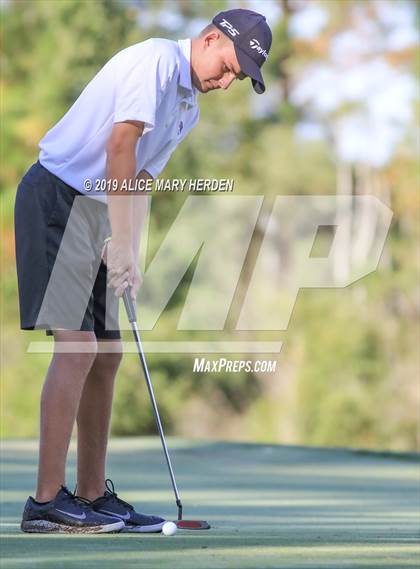 Thumbnail 1 in FHSAA 2A District Playoff photogallery.