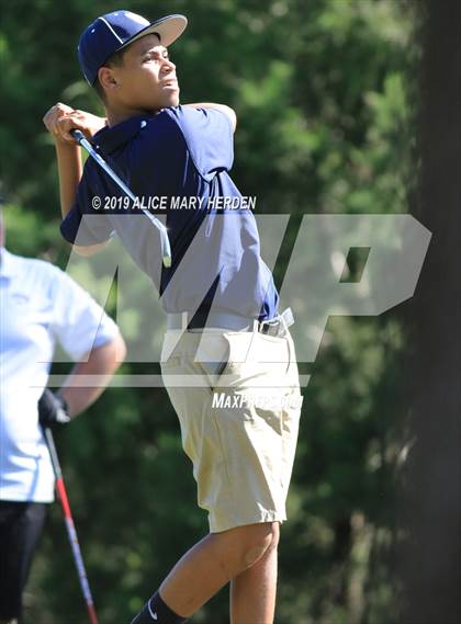 Thumbnail 2 in FHSAA 2A District Playoff photogallery.