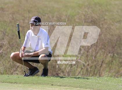 Thumbnail 3 in FHSAA 2A District Playoff photogallery.