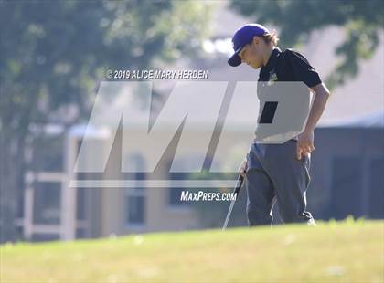 Thumbnail 3 in FHSAA 2A District Playoff photogallery.
