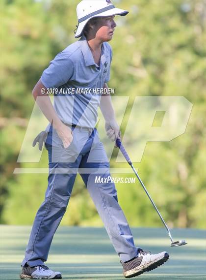 Thumbnail 2 in FHSAA 2A District Playoff photogallery.