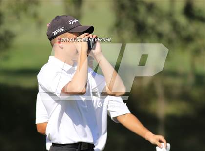 Thumbnail 3 in FHSAA 2A District Playoff photogallery.