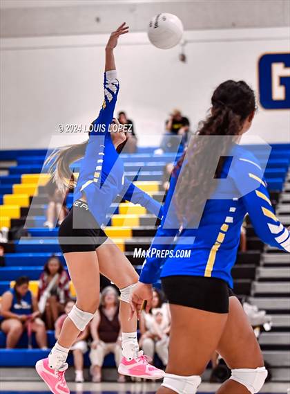 Thumbnail 2 in Workman @ Charter Oak photogallery.