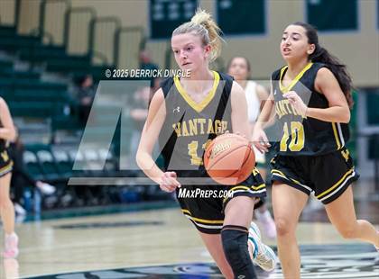 Thumbnail 3 in Wantagh vs Lynbrook (NYSPHSAA Section VIII Class A Final) photogallery.
