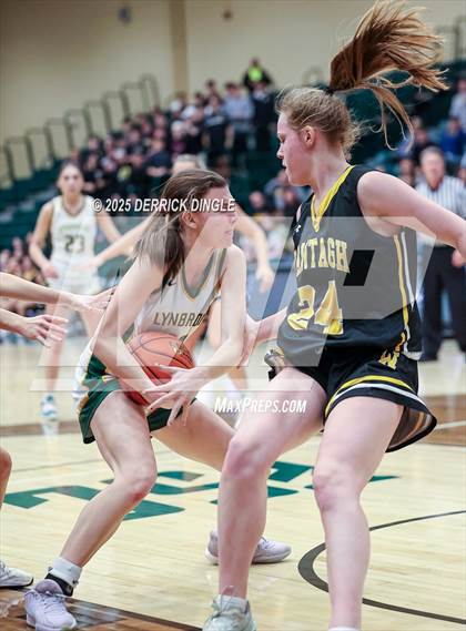 Thumbnail 3 in Wantagh vs Lynbrook (NYSPHSAA Section VIII Class A Final) photogallery.