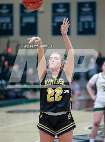 Thumbnail 3 in Wantagh vs Lynbrook (NYSPHSAA Section VIII Class A Final) photogallery.
