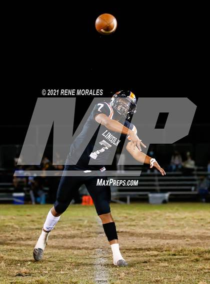 Thumbnail 2 in Birmingham vs Lincoln (CIF LACS Round 1 Open Division Playoff) photogallery.