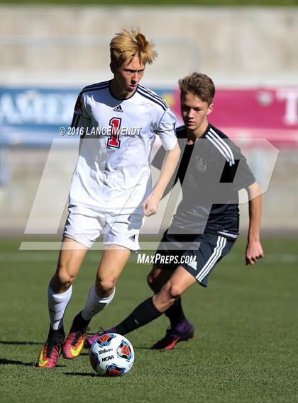 Thumbnail 3 in Kent Denver vs. Jefferson Academy (CHSAA 3A Final) photogallery.