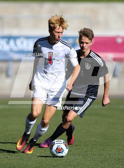 Thumbnail 1 in Kent Denver vs. Jefferson Academy (CHSAA 3A Final) photogallery.