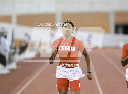 Thumbnail 3 in Alamo Heights Relays 8 photogallery.