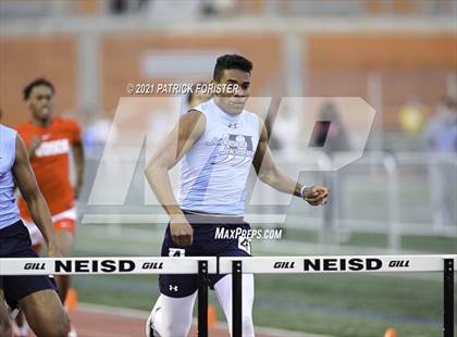 Thumbnail 3 in Alamo Heights Relays 8 photogallery.