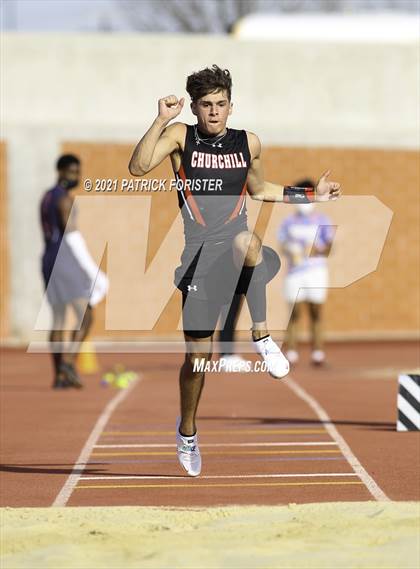 Thumbnail 2 in Alamo Heights Relays 8 photogallery.