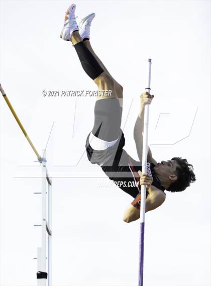 Thumbnail 2 in Alamo Heights Relays 8 photogallery.