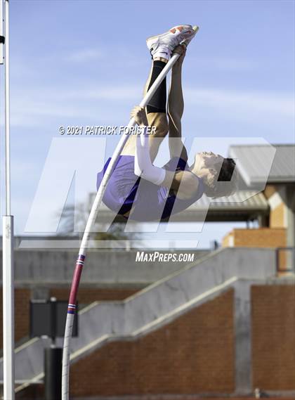 Thumbnail 3 in Alamo Heights Relays 8 photogallery.