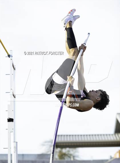 Thumbnail 1 in Alamo Heights Relays 8 photogallery.