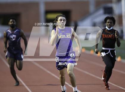 Thumbnail 3 in Alamo Heights Relays 8 photogallery.