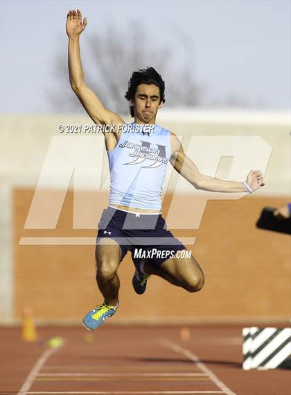 Thumbnail 1 in Alamo Heights Relays 8 photogallery.