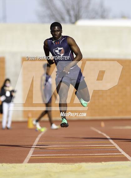 Thumbnail 1 in Alamo Heights Relays 8 photogallery.