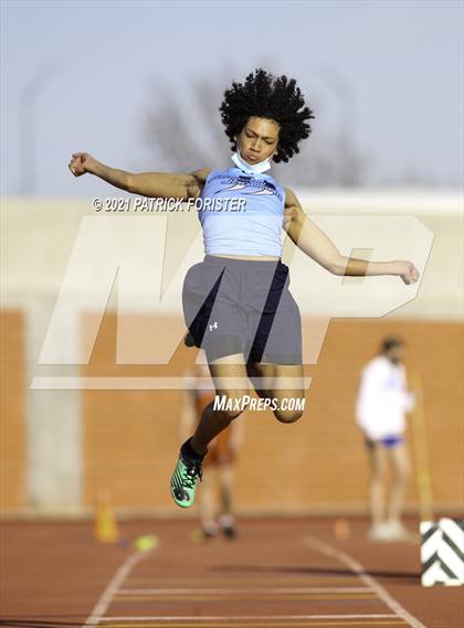 Thumbnail 1 in Alamo Heights Relays 8 photogallery.