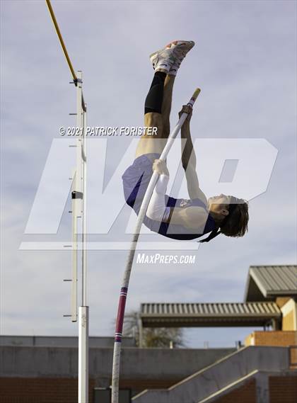 Thumbnail 1 in Alamo Heights Relays 8 photogallery.