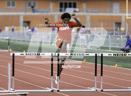 Thumbnail 3 in Alamo Heights Relays 8 photogallery.