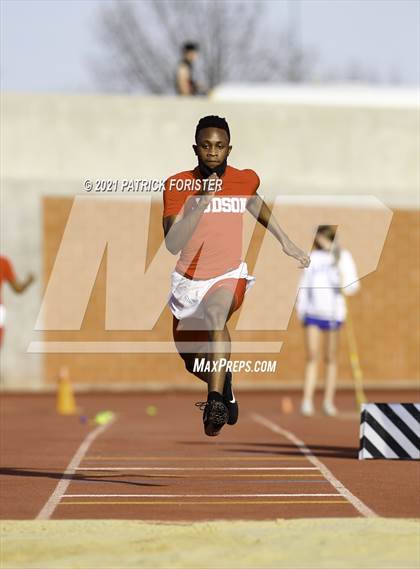 Thumbnail 1 in Alamo Heights Relays 8 photogallery.