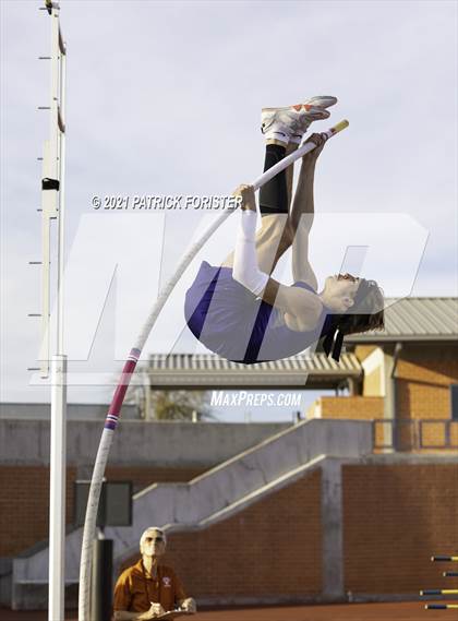 Thumbnail 3 in Alamo Heights Relays 8 photogallery.