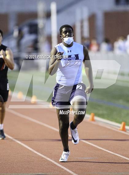 Thumbnail 1 in Alamo Heights Relays 8 photogallery.