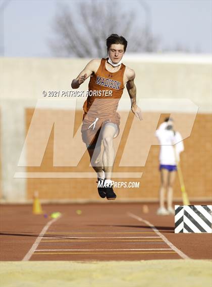 Thumbnail 1 in Alamo Heights Relays 8 photogallery.