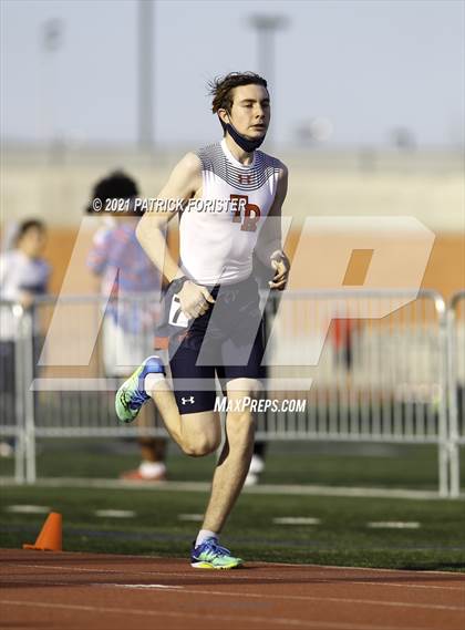 Thumbnail 2 in Alamo Heights Relays 8 photogallery.