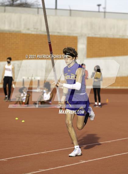 Thumbnail 2 in Alamo Heights Relays 8 photogallery.