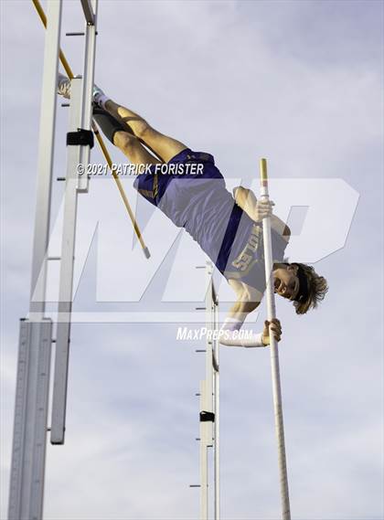 Thumbnail 3 in Alamo Heights Relays 8 photogallery.