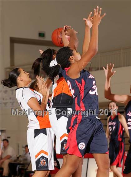 Thumbnail 1 in Pittsburg vs. Liberty (West Coast Holiday Classic) photogallery.