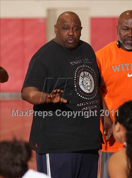Thumbnail 1 in Pittsburg vs. Liberty (West Coast Holiday Classic) photogallery.