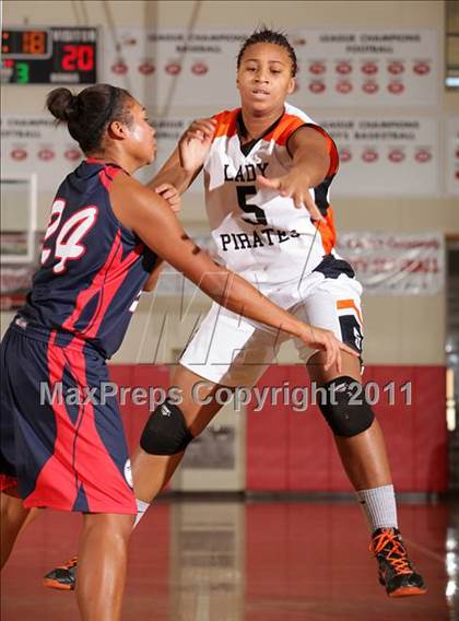 Thumbnail 2 in Pittsburg vs. Liberty (West Coast Holiday Classic) photogallery.