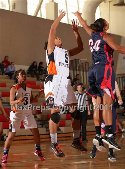 Thumbnail 2 in Pittsburg vs. Liberty (West Coast Holiday Classic) photogallery.