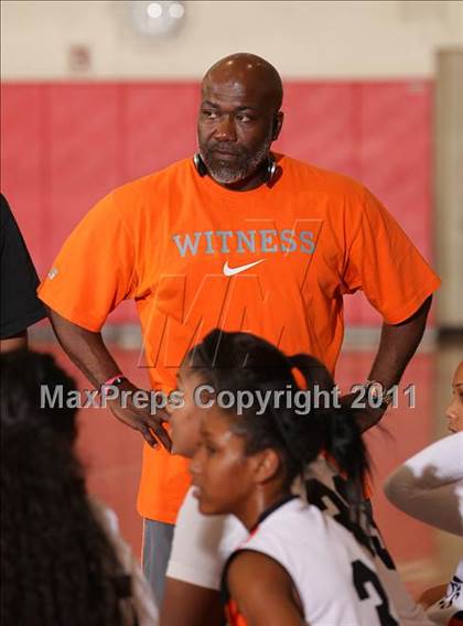 Thumbnail 2 in Pittsburg vs. Liberty (West Coast Holiday Classic) photogallery.