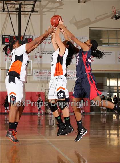 Thumbnail 1 in Pittsburg vs. Liberty (West Coast Holiday Classic) photogallery.