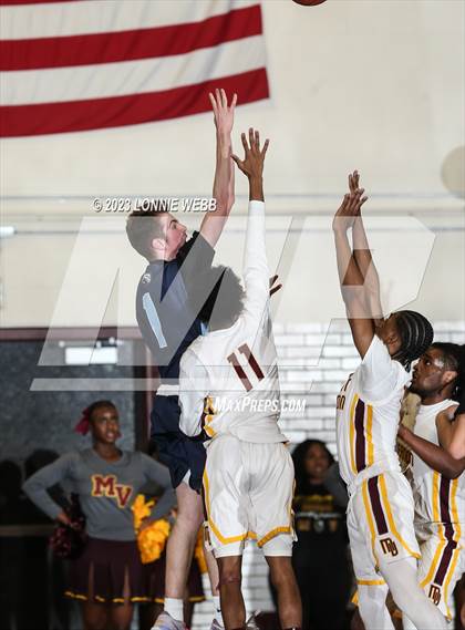 Thumbnail 2 in Suffern vs Mount Vernon (Section 1 Class AA Quarter Final) photogallery.