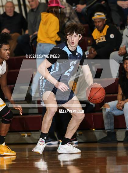 Thumbnail 2 in Suffern vs Mount Vernon (Section 1 Class AA Quarter Final) photogallery.