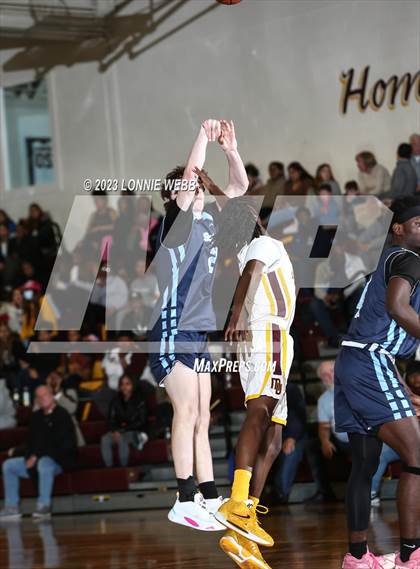 Thumbnail 2 in Suffern vs Mount Vernon (Section 1 Class AA Quarter Final) photogallery.