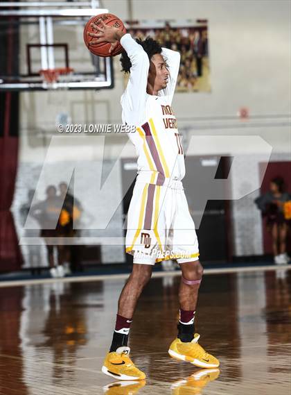 Thumbnail 3 in Suffern vs Mount Vernon (Section 1 Class AA Quarter Final) photogallery.
